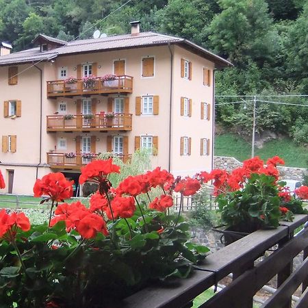 Appartamenti Rabbi Fonti Bagni di Rabbi Exterior foto